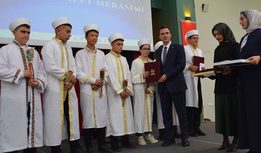 TATVAN'DA 56 HAFIZ İCAZET ALDI