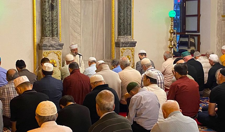 Zağnos Paşa Camii’nde sabah namazı buluşması düzenlendi
