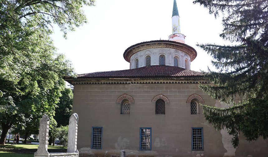 BULGARİSTAN'DA OSMANLI MİRASI: BAYRAKLI CAMİİ