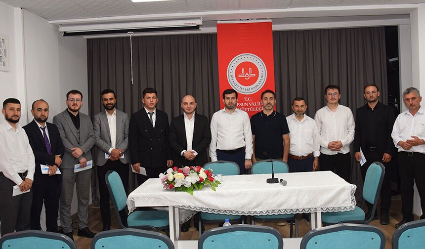 Din görevlileri en güzel ezanı okumak için yarıştı