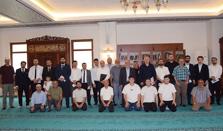 En güzel hutbeyi sunmak için yarıştılar