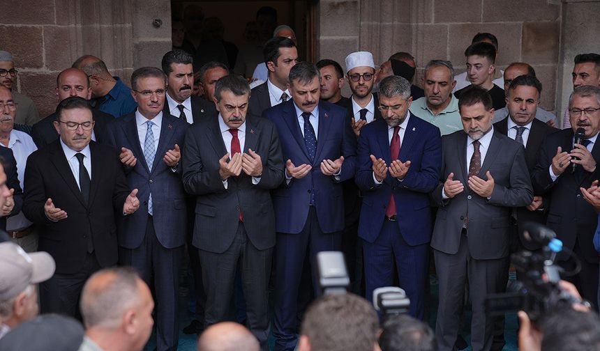 "Erzurum'un Ayasofyası" tarihi Fetih Camii cemaatine kavuştu