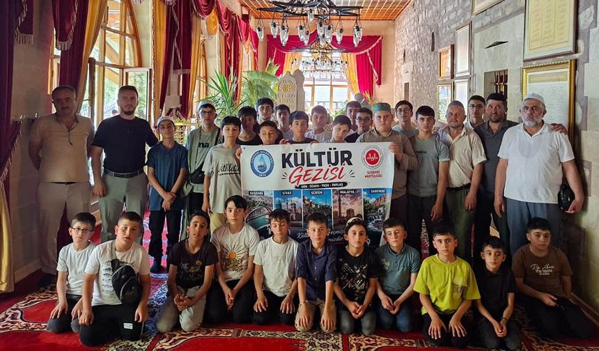 Suşehri'de hafızlık öğrencileri gezide buluştu