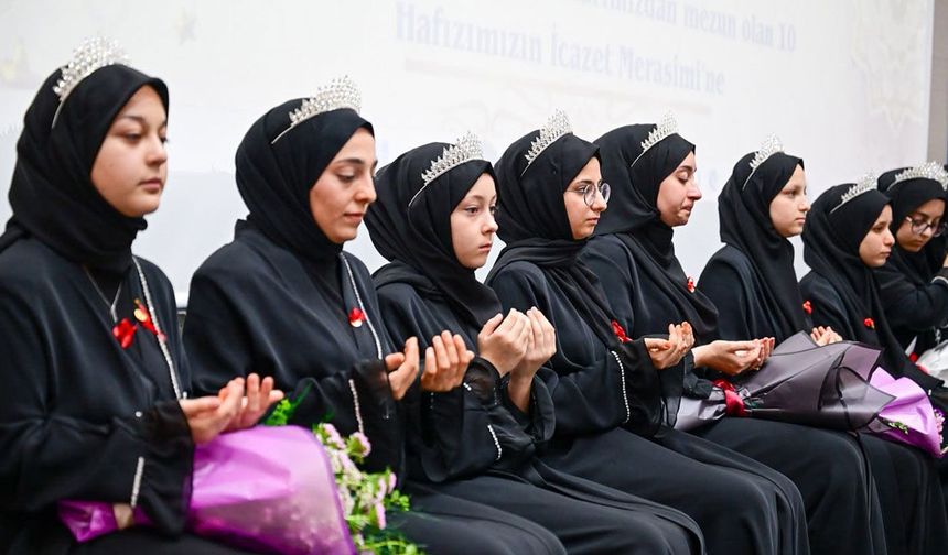 Kırklareli’de hafızlar taç giydi