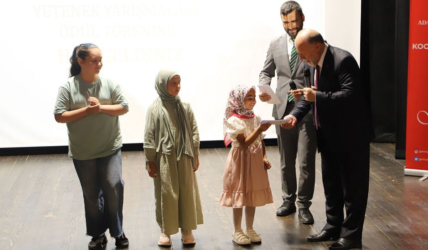 Adapazarı’nda Yaz Kur’an Kursu Öğrencileri Yeteneklerini Sergiledi
