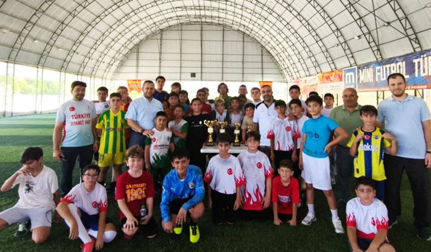 Erdemli'de Yaz Kur'an Kursları Futbol Turnuvası tamamlandı