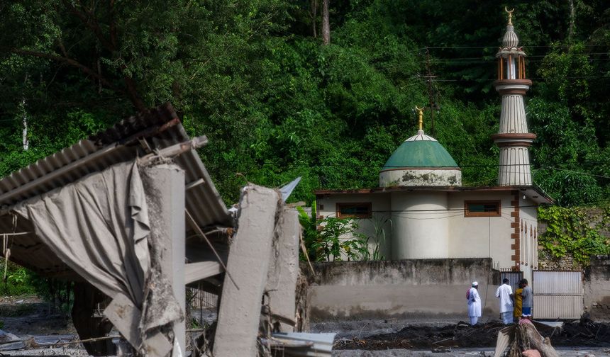 Nepal'deki sel felaketinde 4 bin 793 kişi kayıp