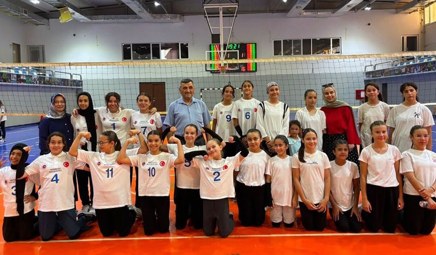 Ortaca’da Yaz Kur’an Kursları Arası Voleybol Turnuvası Tamamlandı