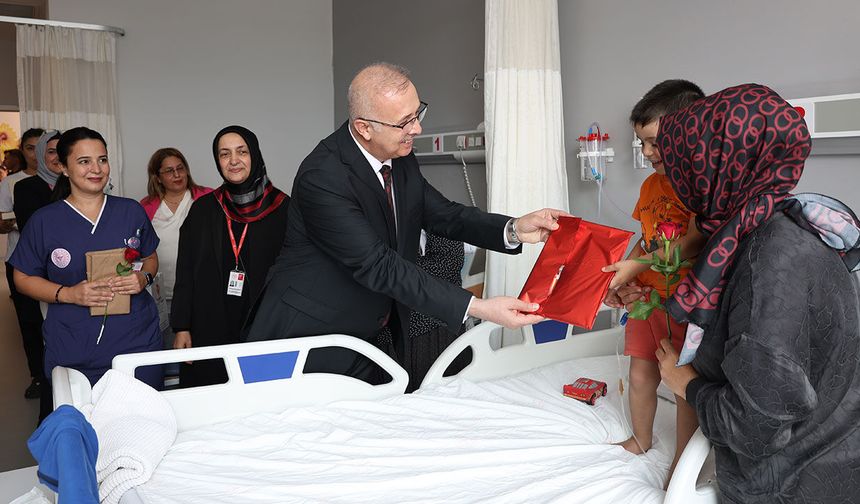 Hastanede "Mevlid-i Nebi" sevinci