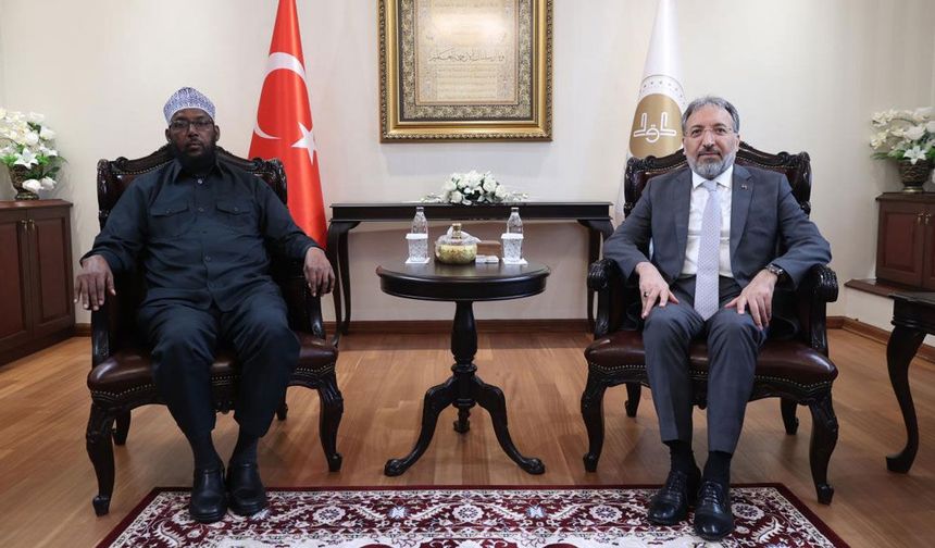 SOMALİ İSLAM İŞLERİ VE VAKIFLAR BAKANI ALİ’Yİ KABUL ETTİ