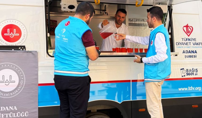 ADANA'DA ÜNİVERSİTE ÖĞRENCİLERİ TDV EKİPLERİNCE KARŞILADI