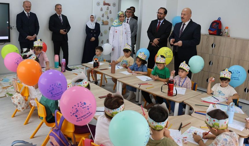 Vali Küçük, miniklerin sevincine ortak oldu