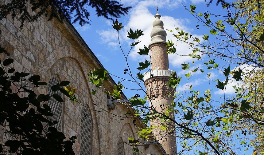 Bursa'nın fethine uzanan yol kuruluş döneminin tarihi izlerini taşıyor