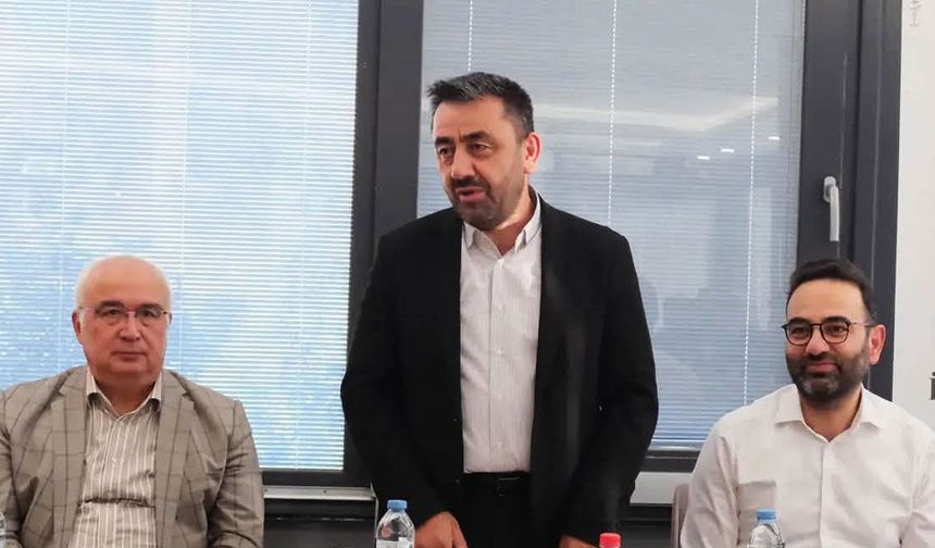 Melikgazi'de çocukları üniversite kazanan personel bir araya geldi