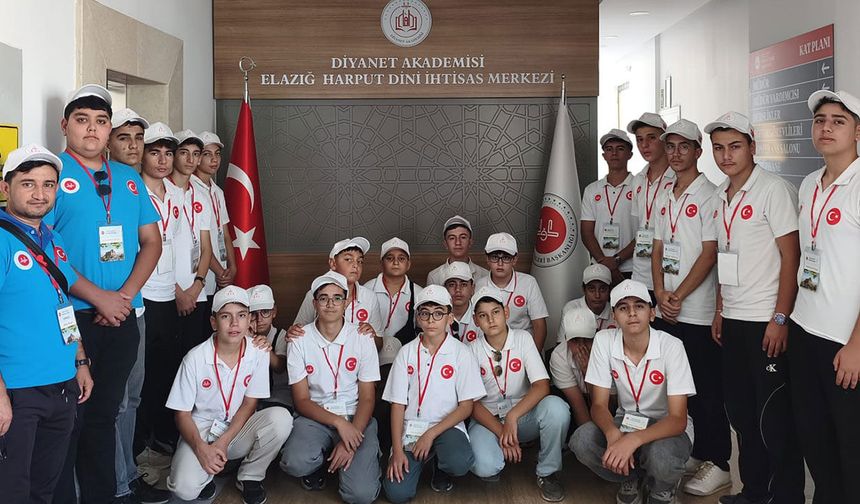 Tecde Diyanet Gençlik Merkezi’nden Elazığ’a kültür gezisi