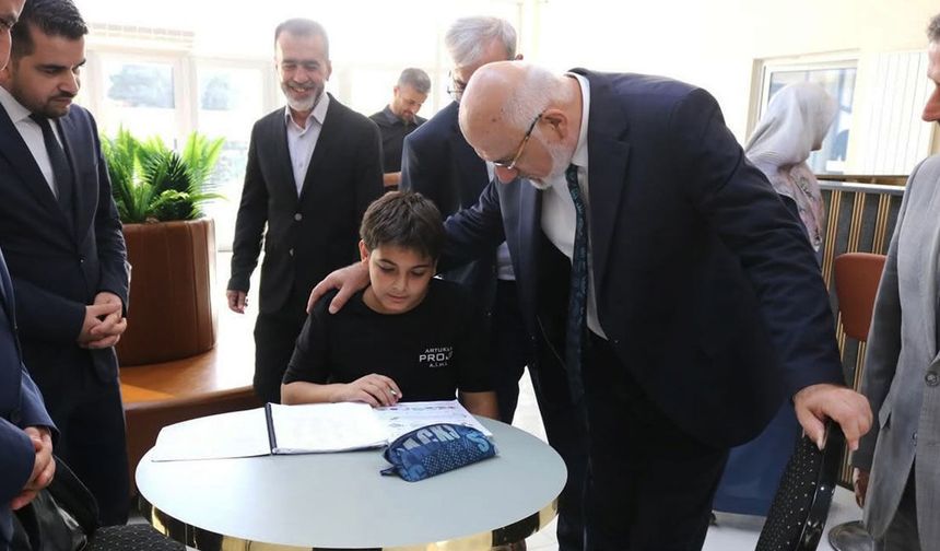 BAŞKAN YARDIMCISI ŞAHİN, MARDİN'DE GENÇLERLE BULUŞTU
