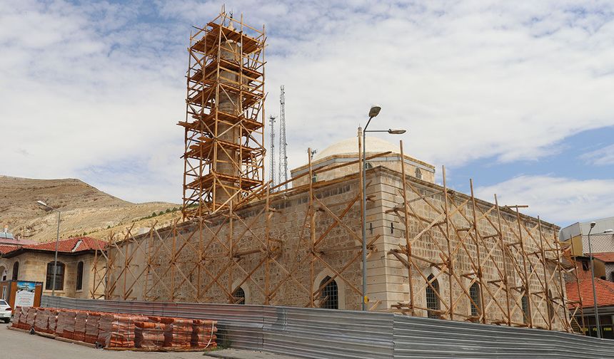 TARİHİ ULU CAMİ HAYIRSEVERLERİN DESTEĞİYLE YENİLENİYOR