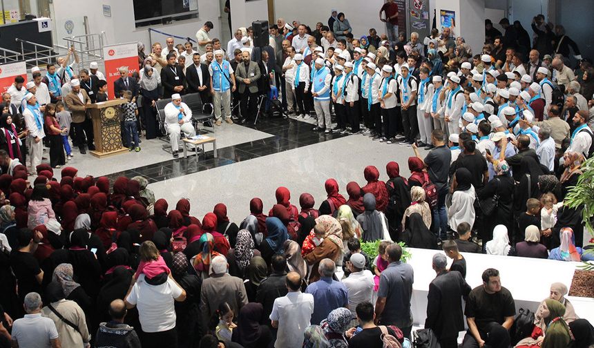 HAFIZ OLDULAR, UMREYE GİTTİLER