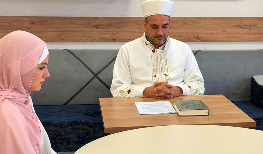 Ezandan etkilenen Ukraynalı kadın Müslüman oldu
