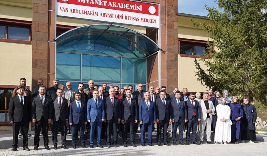 AKADEMİ BAŞKANI BOSTANCI, SAHA BULUŞMALARINA KATILDI