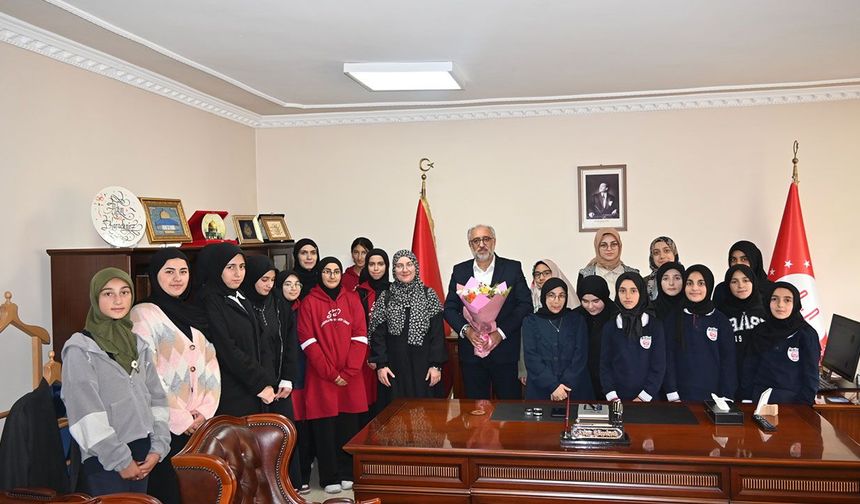 Hafızlık öğrencilerinden müftülüğe ziyaret