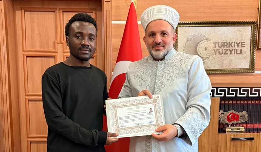 KONGOLU ÜNİVERSİTE ÖĞRENCİSİ, BOLU'DA MÜSLÜMAN OLDU
