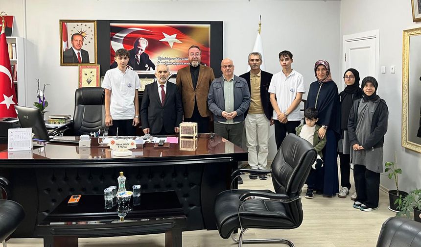 Öğretmen ve öğrencilerinden müftülüğe anlamlı ziyaret