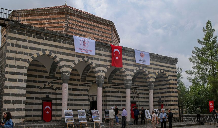 DEPREMDE HASAR GÖREN 6 TARİHİ CAMİ YENİDEN AÇILDI