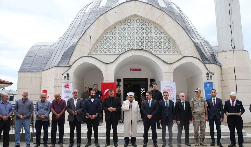 Hatay'da depremlerin ardından 136'ncı cami ibadete açıldı