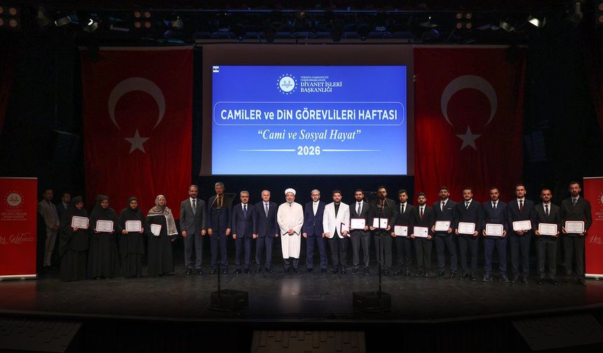 DİN GÖREVLİLERİ ARASINDA DÜZENLENEN YARIŞMALARDA ÖDÜLLER VERİLDİ