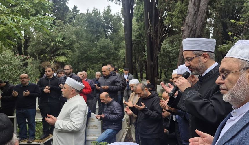 İstanbul eski Müftüsü Kaya dualarla ebediyete uğurlandı