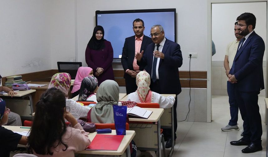 Demirel: Gençlik merkezlerimiz geleceğimizin teminatıdır