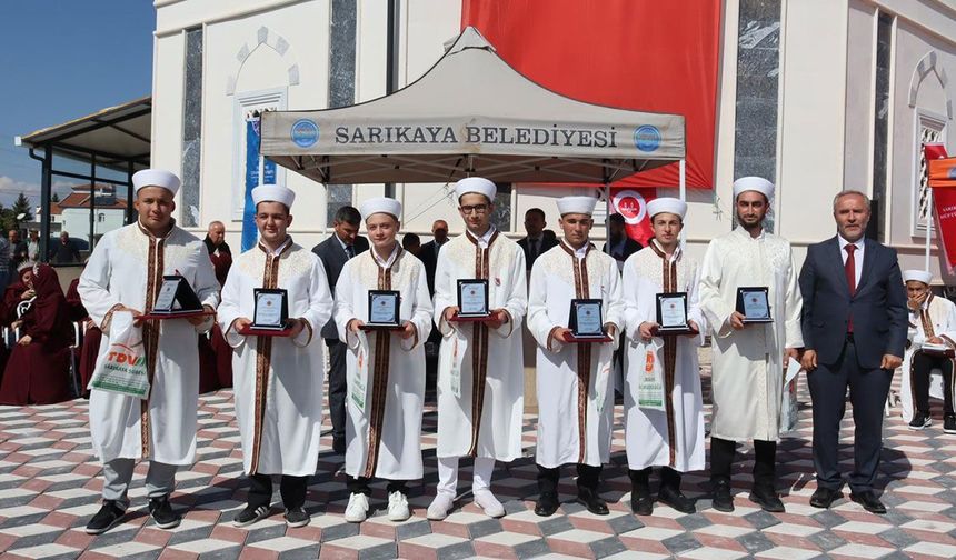 İBRAHİM AYDOĞAN KÜLLİYESİ DUALARLA AÇILDI, 33 HAFIZ İCAZET ALDI