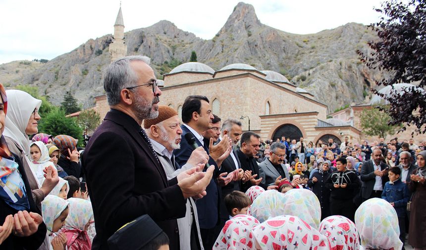 Tokat'ta "Amin Alayı ve Bed-i Besmele" merasimi düzenlendi