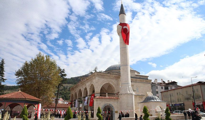 TOKAT'TA YENİLENEN TARİHİ GÜLBAHAR HATUN CAMİİ AÇILDI