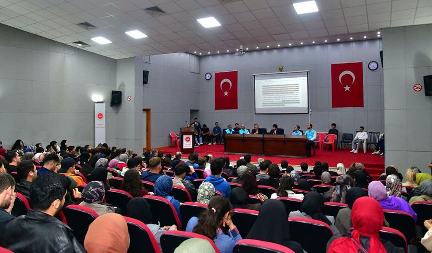 TRABZON'DA "OKU-YORUM KİTAP TAHLİLLERİ" BAŞLADI