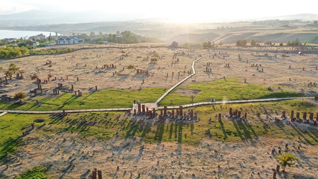 Buraya geldiğimizde tarihi tam yaşıyoruz. Burada günümüzün yenilikleri yok, tamamıyla tarihi doku var. Şehrin her tarafında tarihi doku var."