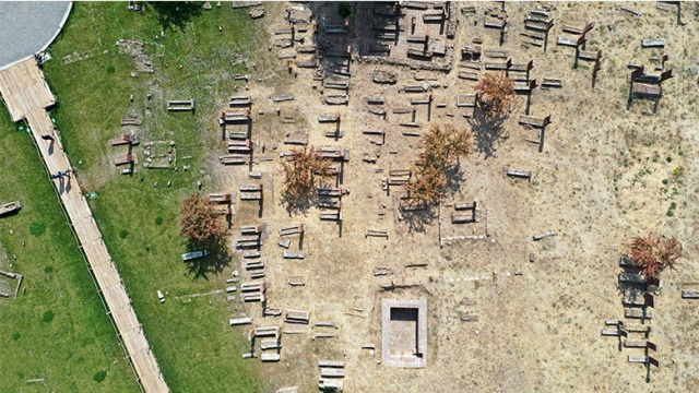 Buraya geldiğimizde tarihi tam yaşıyoruz. Burada günümüzün yenilikleri yok, tamamıyla tarihi doku var. Şehrin her tarafında tarihi doku var."