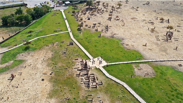 Buraya geldiğimizde tarihi tam yaşıyoruz. Burada günümüzün yenilikleri yok, tamamıyla tarihi doku var. Şehrin her tarafında tarihi doku var."