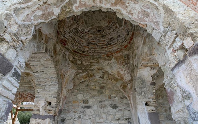 - Bölgedeki tarihi köyün turizme kazandırılması amaçlanıyor

Çeşmeköy'ün ilçede bilinen en eski Türk yerleşimi olduğunu, bu anlamda İzmir Valiliğinin desteğiyle bölgede restorasyon çalışması başlattıklarını aktaran Oran, şunları kaydetti: