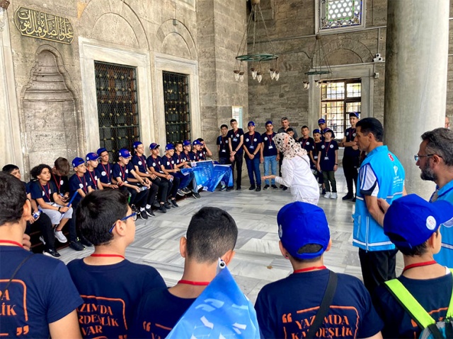Diyanet İşleri Başkanlığınca 2016 yılında terör mağduru bölgelerde çocuk ve gençlere yönelik manevi destek ve rehabilite amacıyla başlatılan projede, değerler eğitiminin yanı sıra sportif ve kültürel etkinliklerle gençlerin birbiriyle kaynaşmaları, empati ve gönül köprüleri kurmaları hedefleniyor.