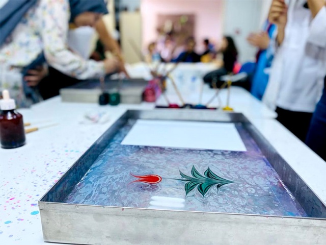 Diyanet İşleri Başkanlığı ile Türkiye Diyanet Vakfı tarafından gençlere yönelik organize edilen &quot;Yazımda Kardeşlik Var&quot; Eğitim Programı Gençlik Kampları yaz eğitim programı, Mardin ve İstanbul&#039;da büyük bir heyecanla devam ediyor.