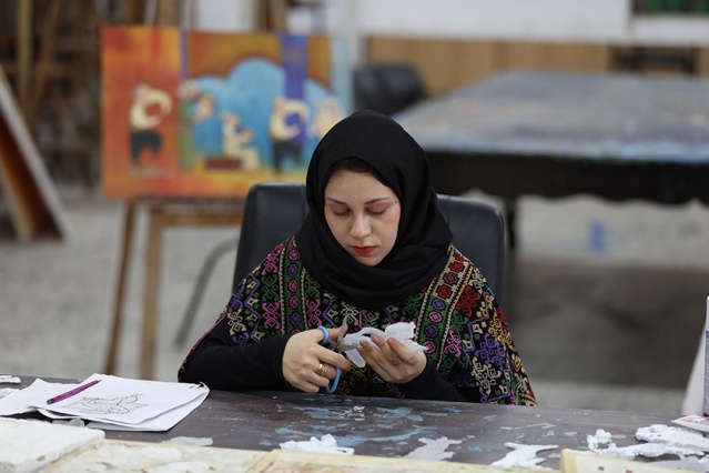 AA muhabirine konuşan Selame, 2019&#039;da üniversiteden mezun olduktan sonra sanatta kendini geliştirecek bir dal aradığını, bu sırada sanat ürünlerinin insanlara nasıl ulaşabileceğinin arayışına girdiğini anlattı.