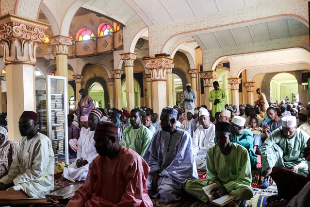 Camilerin içindeki motiflerde de Osmanlı izlerinin çok sıklıkla kullanıldığını ifade eden Yıldırım, Ngaoundere camilerinin geniş avluları ve kubbelerinin Osmanlı mimarisinin bölgedeki izleri olduğunu vurguladı.