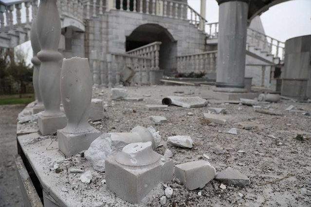 Edinilen bilgiye göre, Rusya'nın ablukaya alarak büyük kısmını ele geçirdiği Mariupol'deki Kanuni Sultan Süleyman Camisi'nin ana yapısı çatışmaları hasarsız atlattı fakat çevresinde bazı bölümlerde hasar meydana geldi.