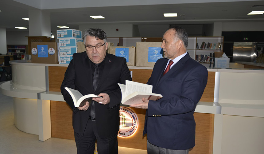 Zonguldak’ta-‘Hediyem-Kitap-Olsun’-kampanyası-kitapları-dağıtılıyor02