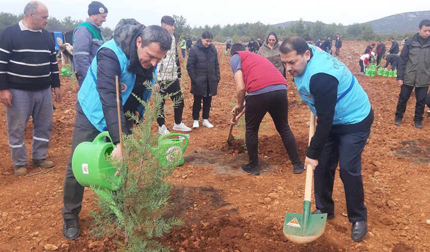 Depremde-vefat-edenler-için-“Hatıra-Ormanı”03