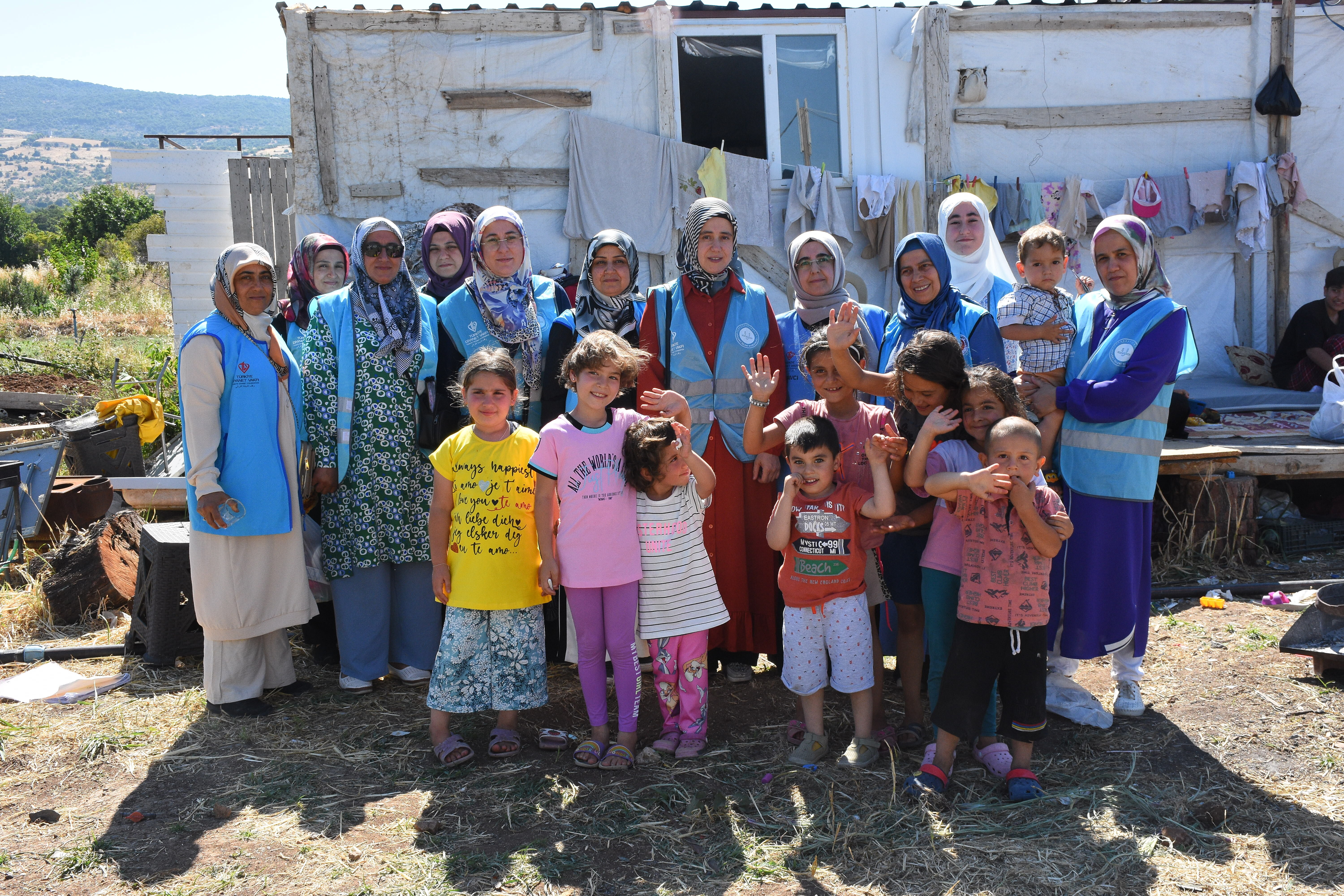 AA-20230629-31552339-31552338-TDVNIN_DEPREMZEDE_GONULLULERI_YARDIM_FAALIYETLERINI_SURDURUYOR