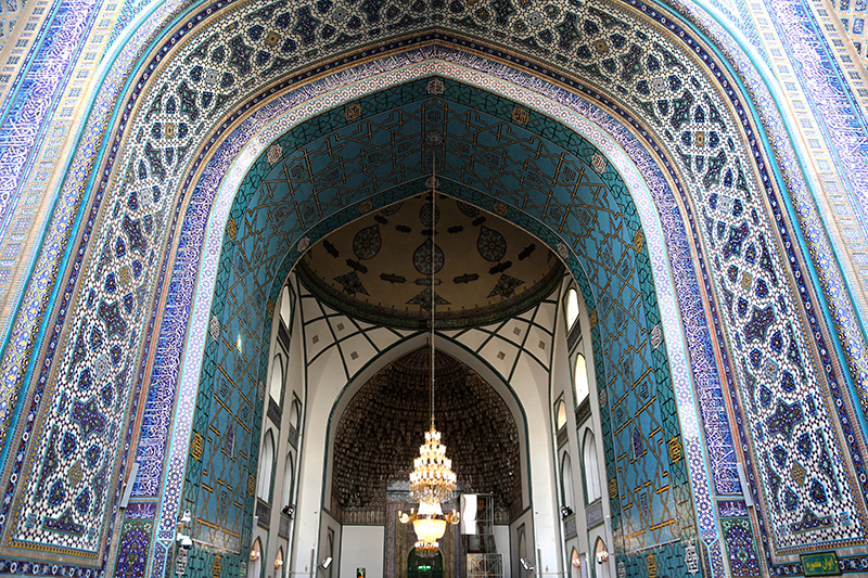 2023.06.08 İrandaki Tarihi Gevher Sad Camisi Farklı Mimarisiyle Dikkat Çekiyor (15)