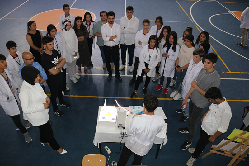 2023.06.15 Diyarbakır'daki Meslek Lisesi Sağlık Sektörüne Teknik Eleman Yetiştiriyor (2)